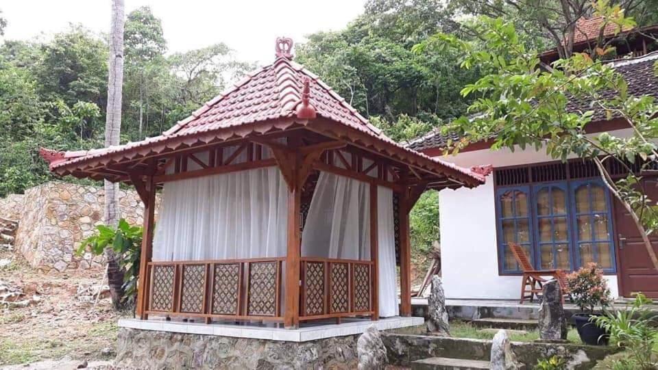 Alam Kita Hotel Karimunjawa Exterior foto