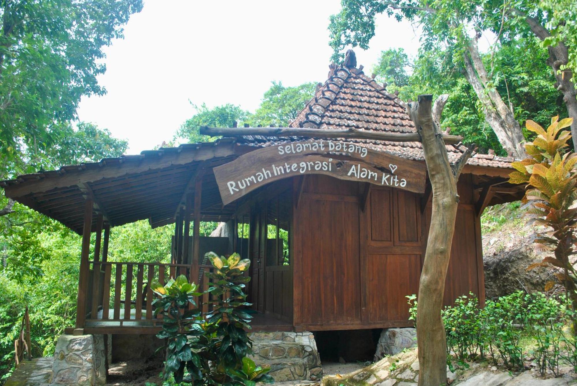 Alam Kita Hotel Karimunjawa Exterior foto